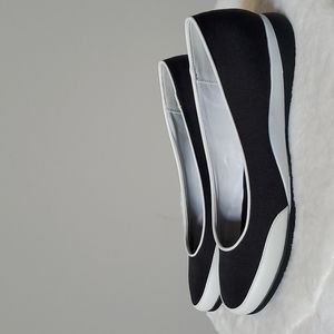 EUC Chaps slip ons. SIZE 9.5